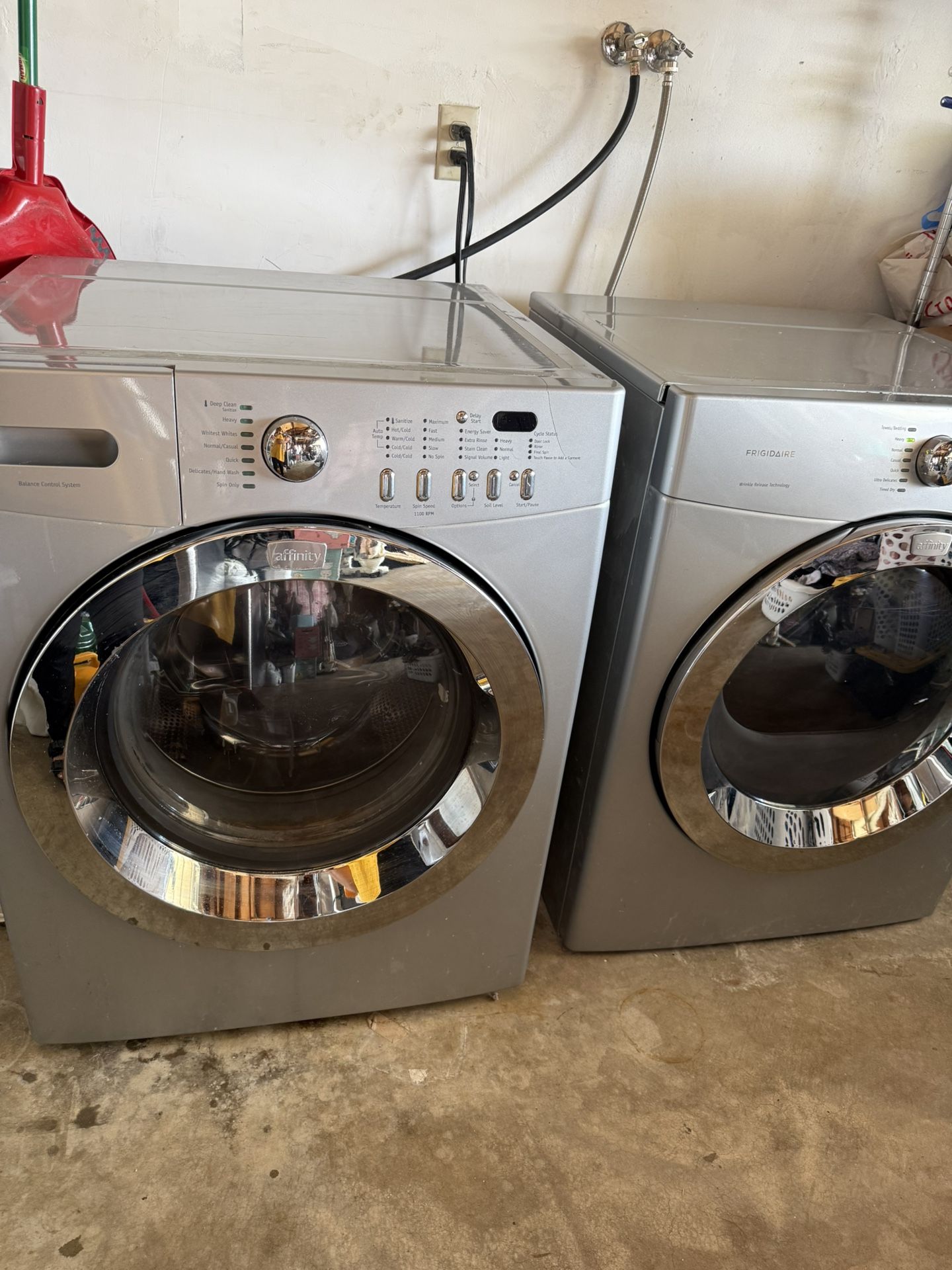 Frigidaire Washer And dryer