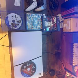 Ps5 With 2 Wireless Controllers 2 Battery Packs 4 Games