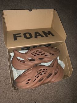 Brown Yeezy foam runners men size 10
