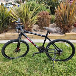 Fuji Adventure 27.5” Mountain Bike – Good Condition