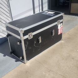 Utility Road Trunk Case W Wheels