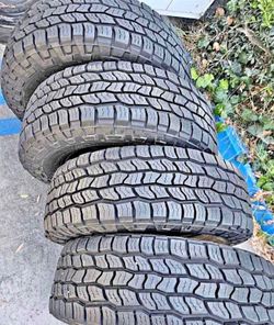 285/75/18 cooper vendo un set de llantas usadas excelente condiciones de vida las 4 ✅🤩I am selling a set of used tires, all 4 in excellent living con