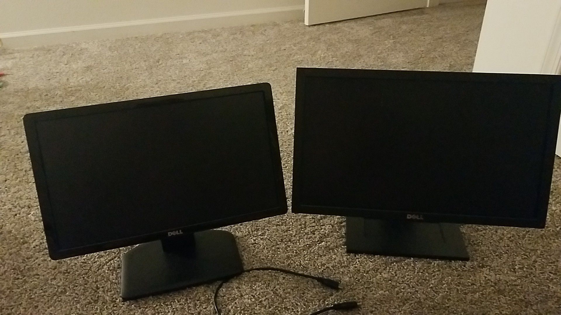 Two Flat screen Dell Computer monitors 15"