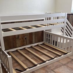 Twin over Full Bunk bed W/Stairs