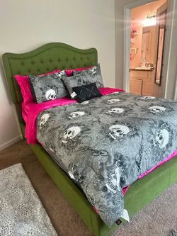 I'm moving and giving away everything in my apartment for FREE! (contact info removed)