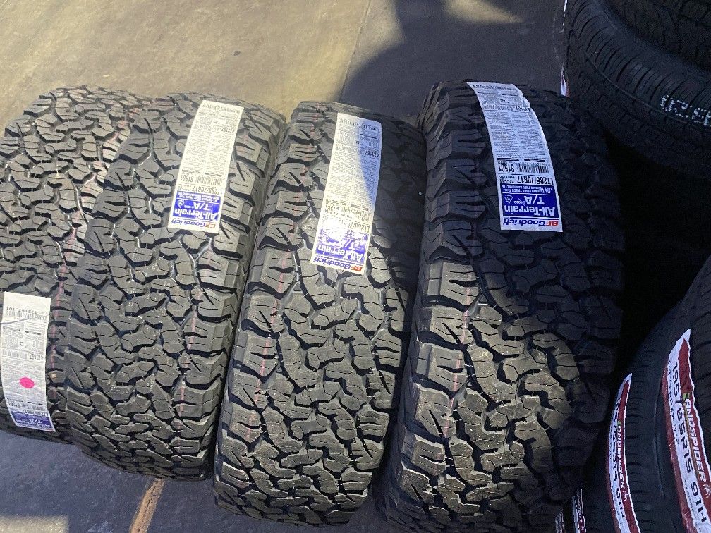 LT 285/70/17 BF GOODRICH NEW. 4 LLANTAS NUEVAS