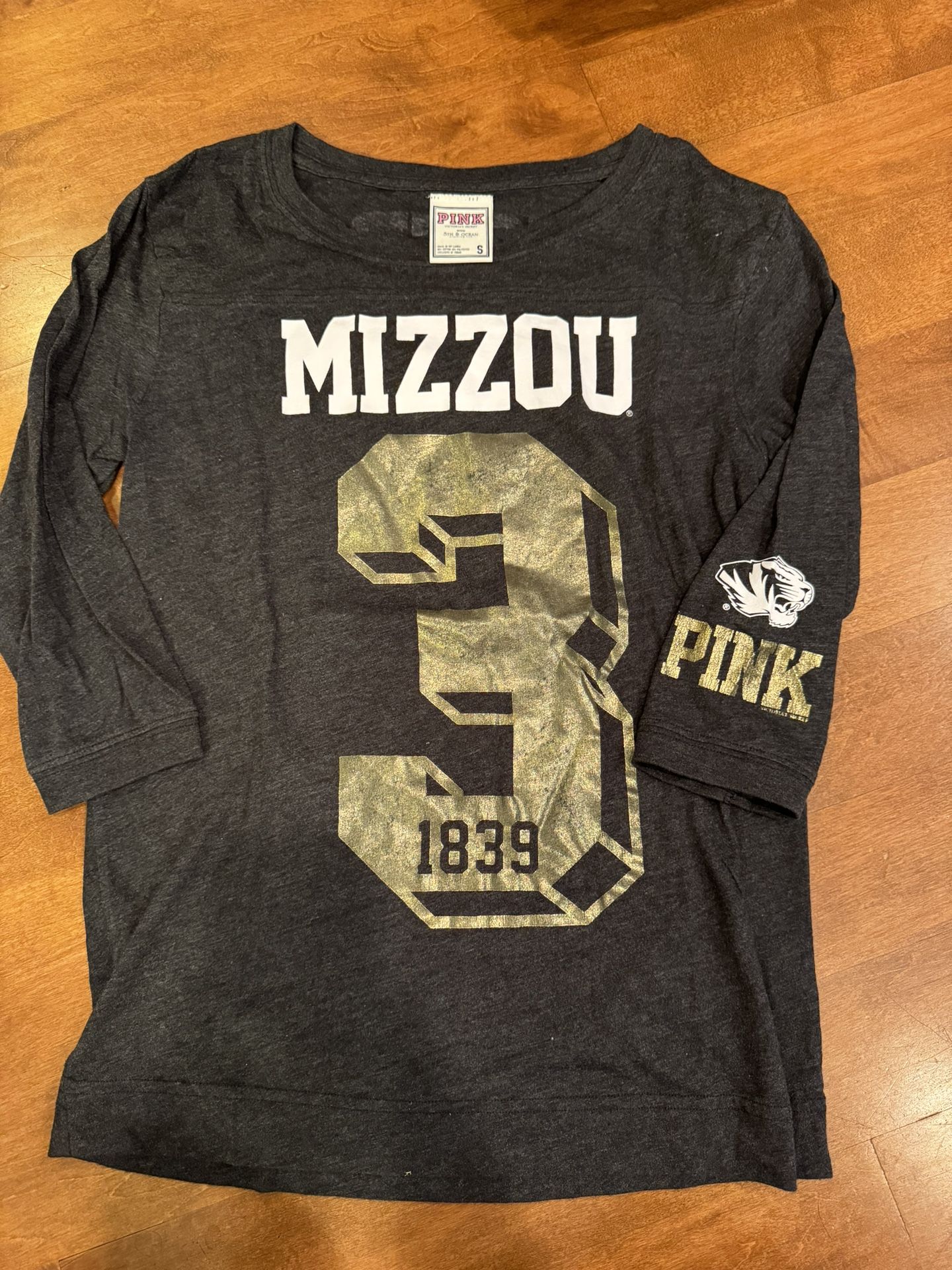 Woman’s Victoria’s Secret Pink Mu Mizzou Top Shipping Available