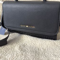Bolso Negro (Tommy Hilfiger)