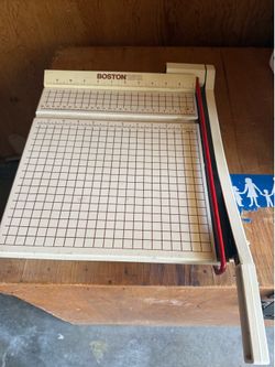 Boston 2612 heavy-duty guillotine paper cutter
