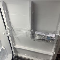 18.1 cu. ft. Top Freezer Refrigerator in White, Garage Ready 