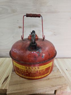 Eagle Flexo-Spout Filler Vintage Gas Can