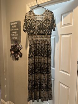 Woman’s Long Dress Size XL