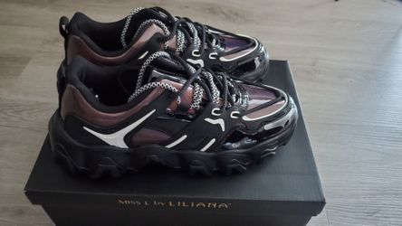 Black Fashion Tennis Shoes