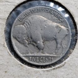 Nickel 1937 Three Leggs 