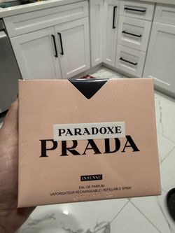 Prada PARADOXE