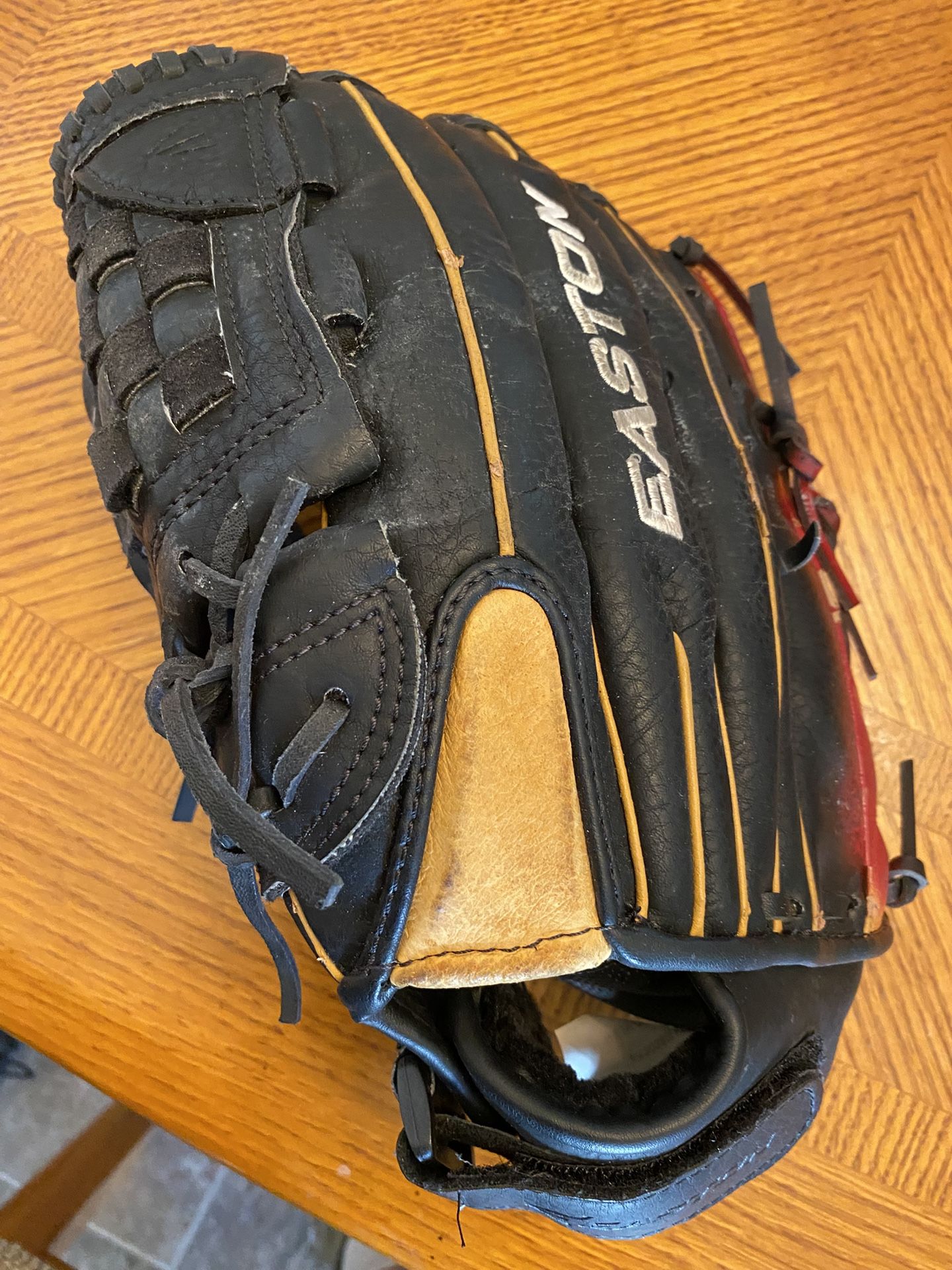 Easton 14” Softball Glove Lht