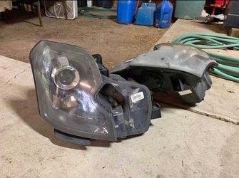 2004 - 2007 Cadillac cts Grill front headlights and Taylor rights
