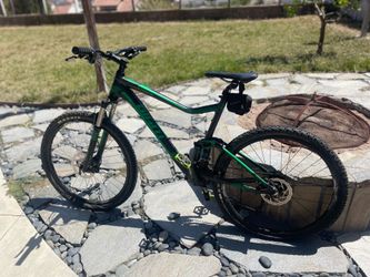 Giant Stance Mountain Bike