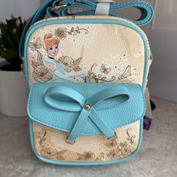 Cinderella Wondapop Crossbody