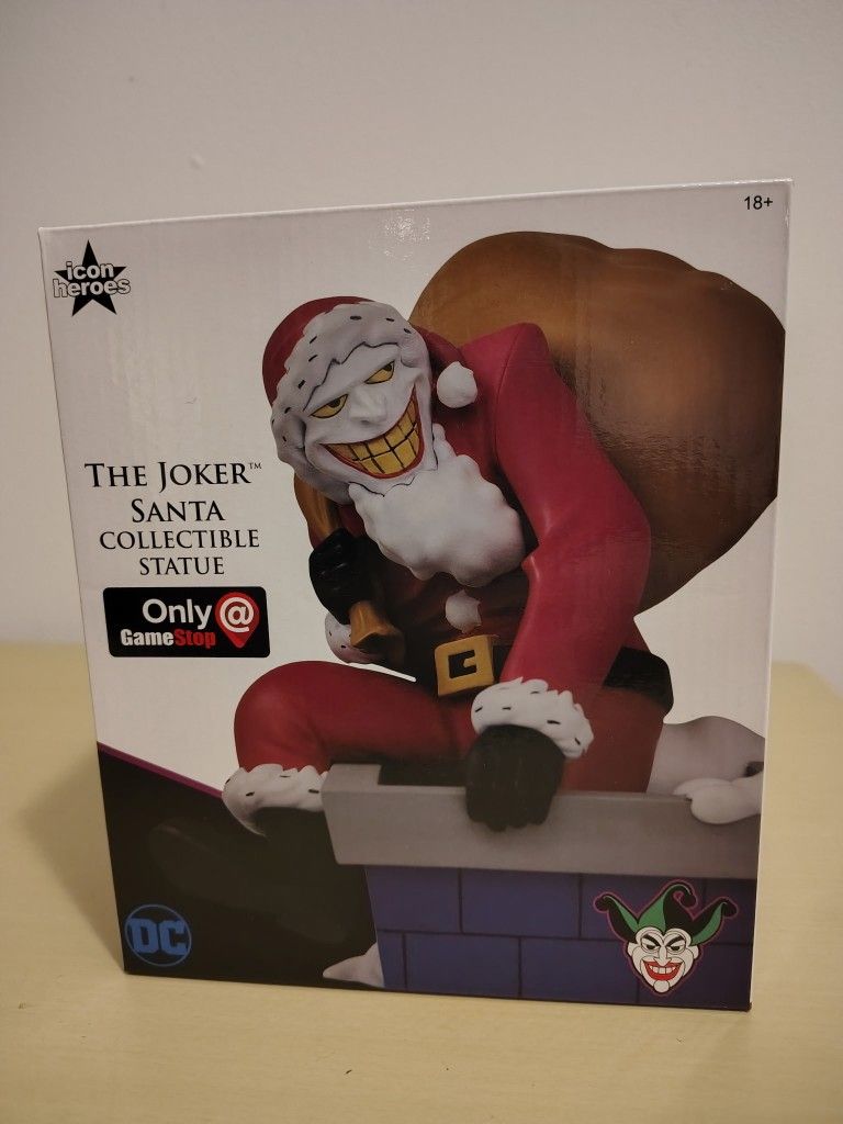 The Joker Santa Collectable Statue