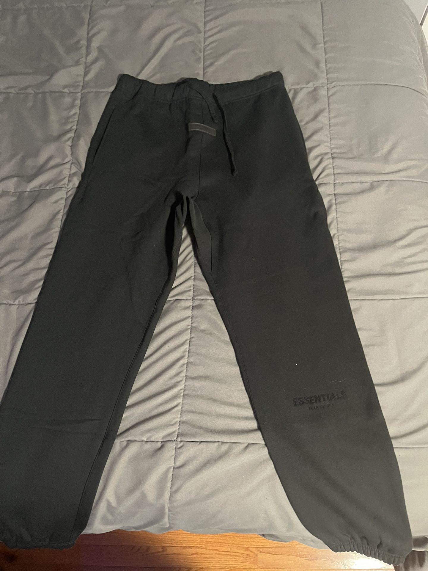 Black Essentials Sweats