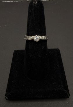 Ladies Diamond Ring