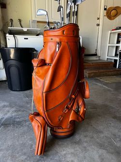 Walter Hagen vintage golf bag ( sum clubs included)