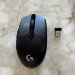 Logitech G305 LIGHTSPEED Wireless Gaming Mouse - Like New