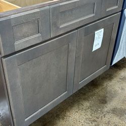 NEW bathroom vanities 42" - two top drawers