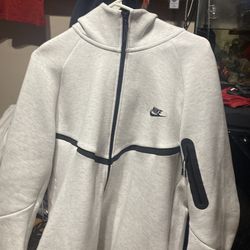 White Nike tech 2XL