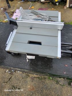 New hercules table saw portable withstand unused
