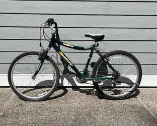Motiv Smoothie Shimano 21-speed hybrid bike