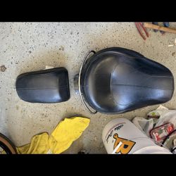 Harley-Davidson two-piece motorcycle seat In Real good Shape 