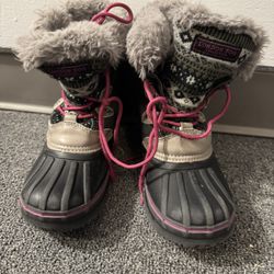 London Fog girls snow boots size 3