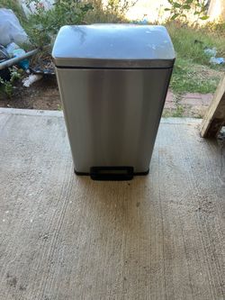 Trash can 13 gallons