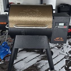 Traeger PRO 575 Wood Pellet Grill Bronze