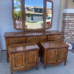 Dresser Set