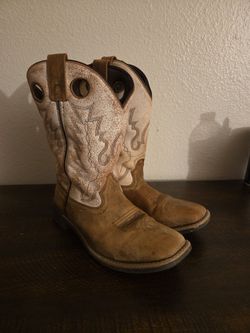 Boys boots