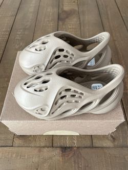 Adidas Yeezy Foam RNNR Mist Infants 6K