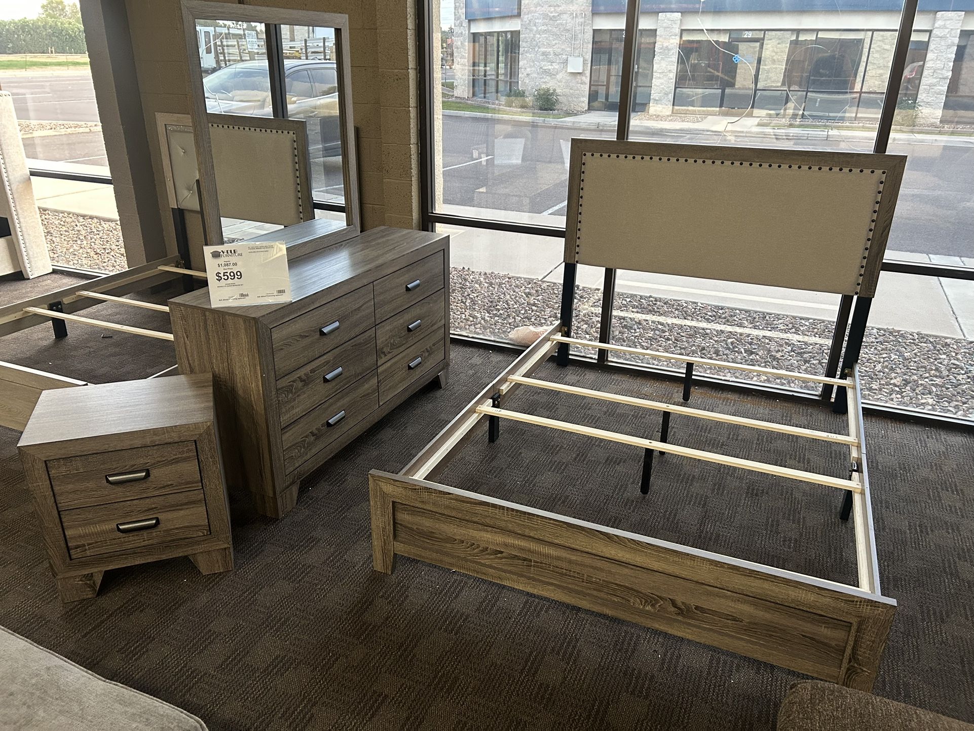 Gorgeous Rustic Oak Queen Bedroom Set