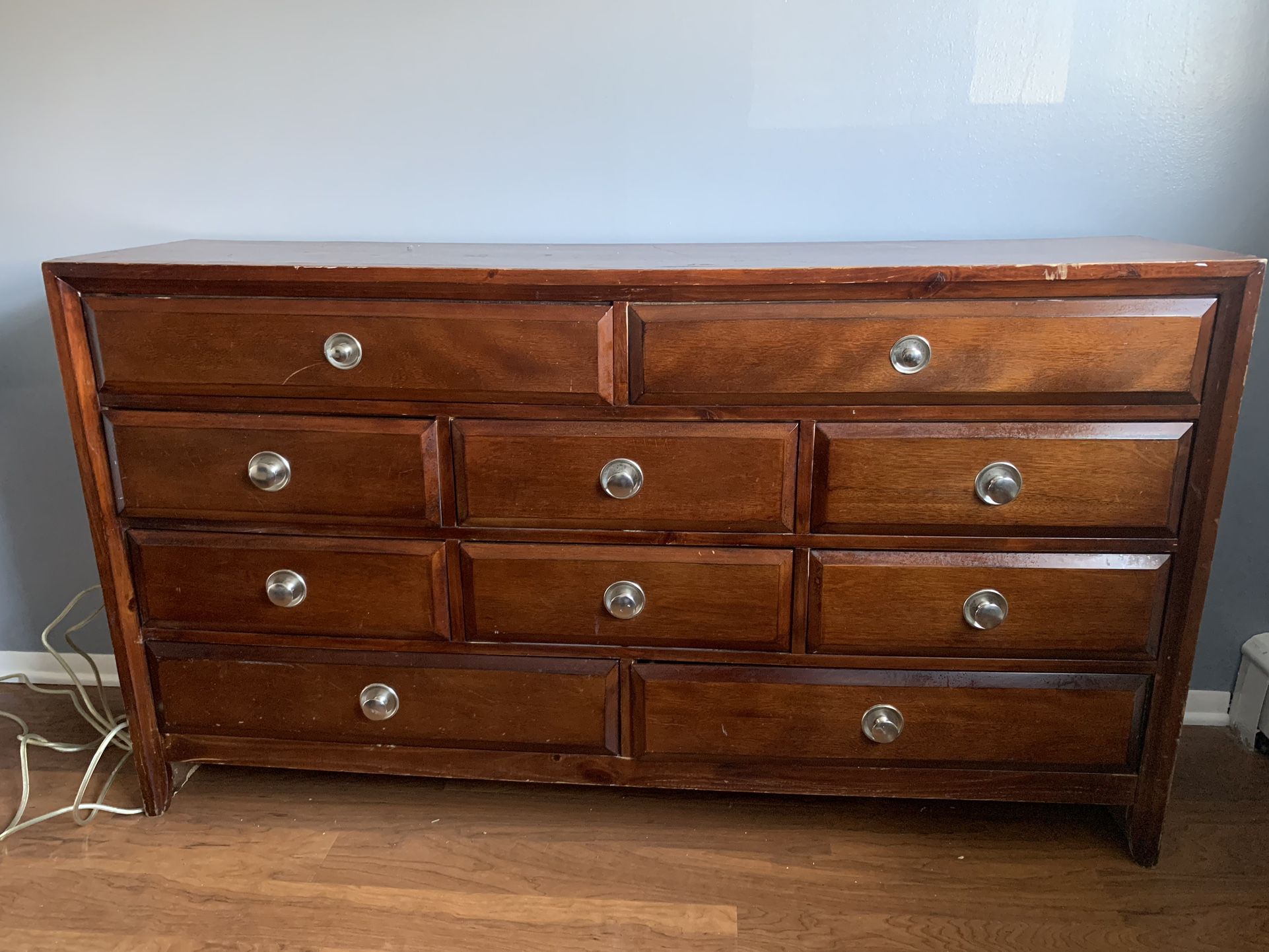 WOOD DRESSER
