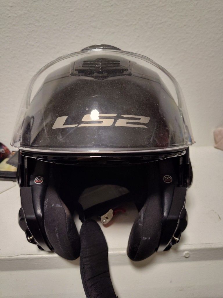 LS2 VALIANT HELMET