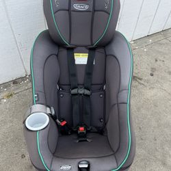 GRACO Size4Me 65 convertible car seat EXPIRES IN 2027 (Good condition) PICK UP IN CORNELIUS