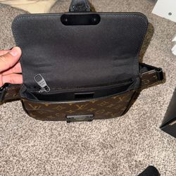 Loui Vuitton Handbag 