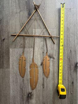 Metal Tee Pee Leaf Decor