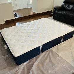 Brooklyn Bedding Signature Hybrid Queen Mattress For Sale!