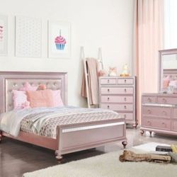 Brand New Rose Gold 6pc Queen Size Bedroom Set 