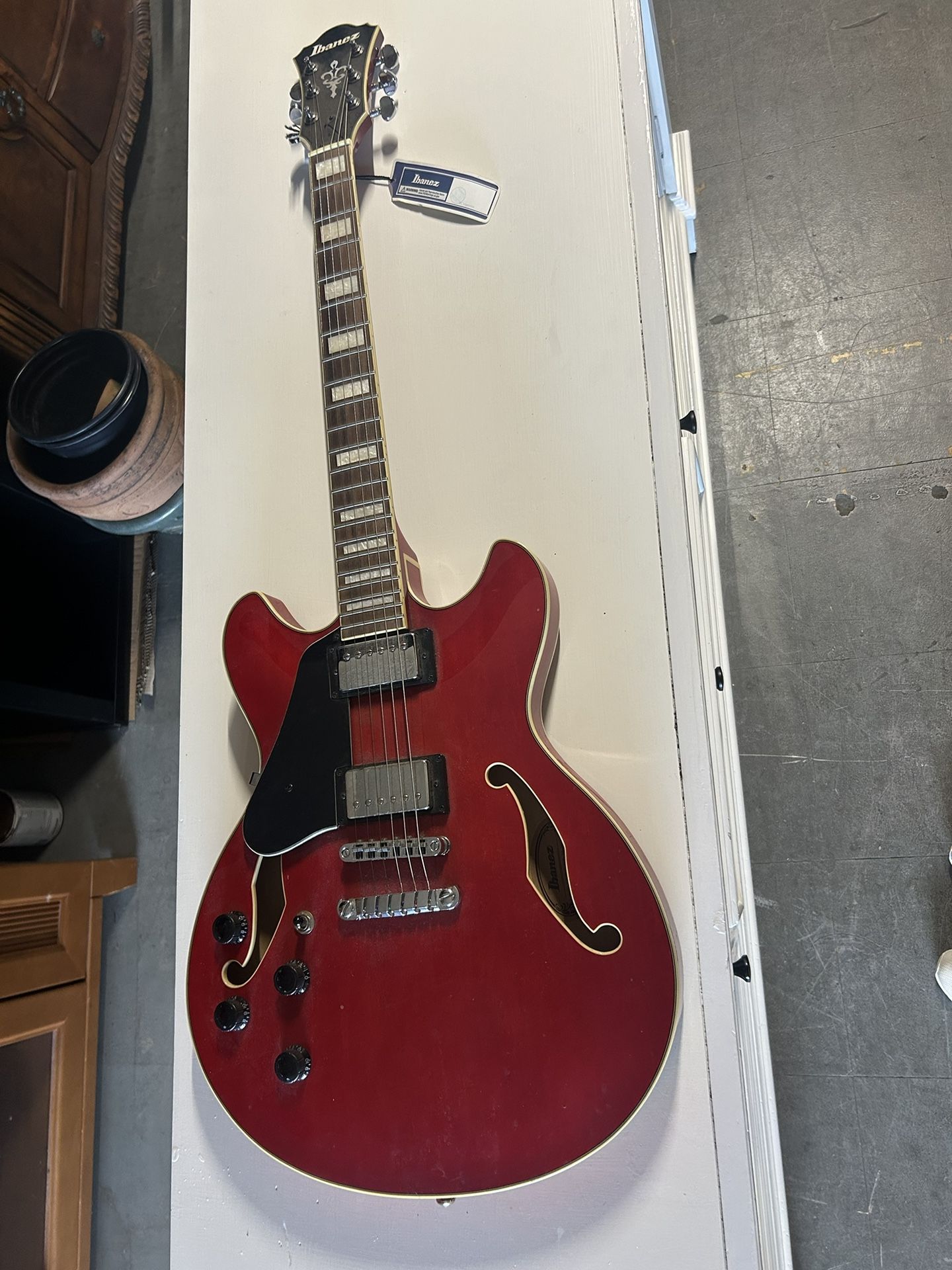 IBANEZ ELECTRIC GUITAR