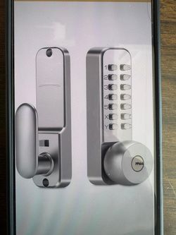 Mechanical door lock with key