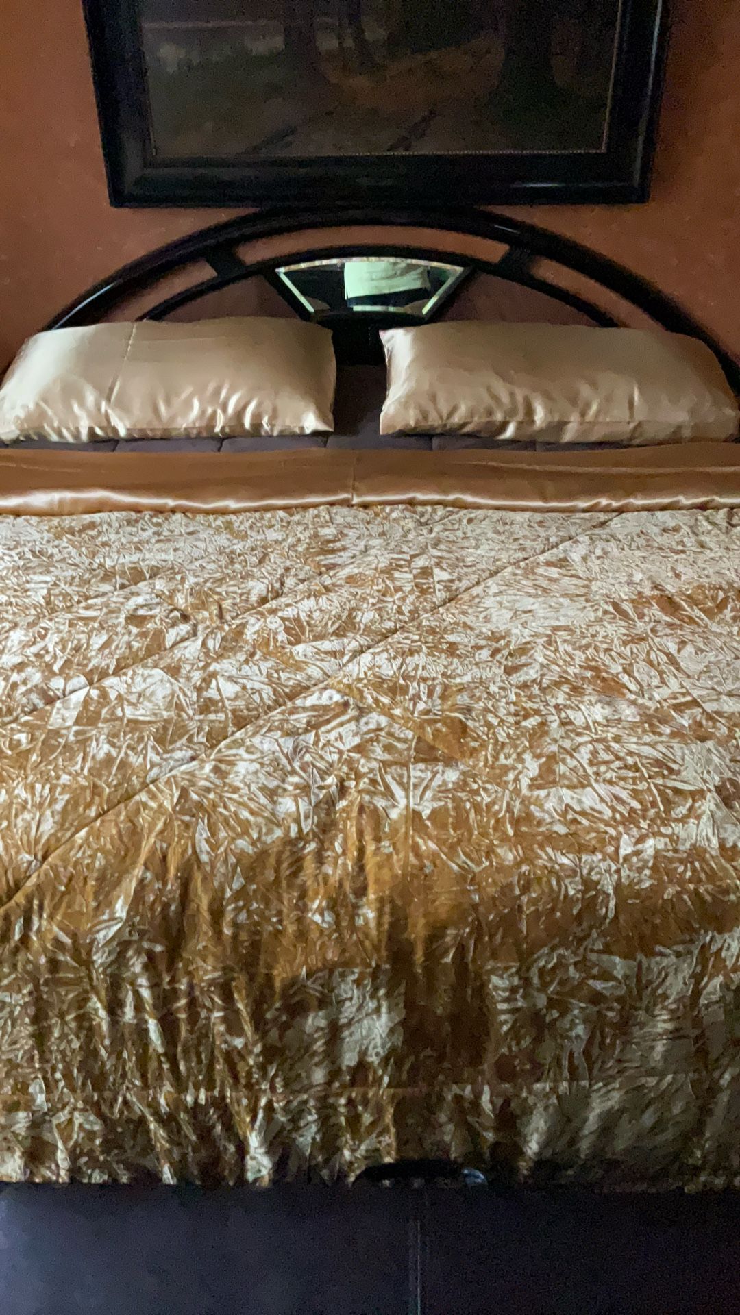 Comforter Set King Size, 1comforter,1 Sheet,2pillow  Cases,unused Color Gold